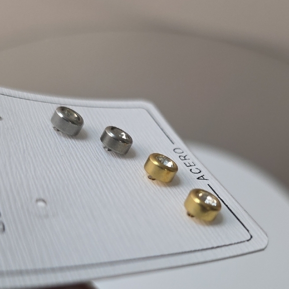 Acer‎ Silver and Gold Stud Earrings - Picture 3 of 6